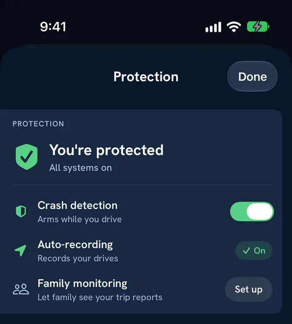 Protection screen: crash detection on, auto-recording on, family monitoring to set up